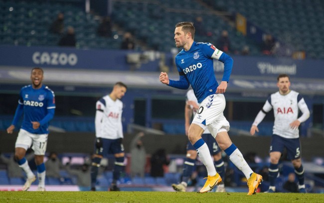 边路球员的 边路球员的